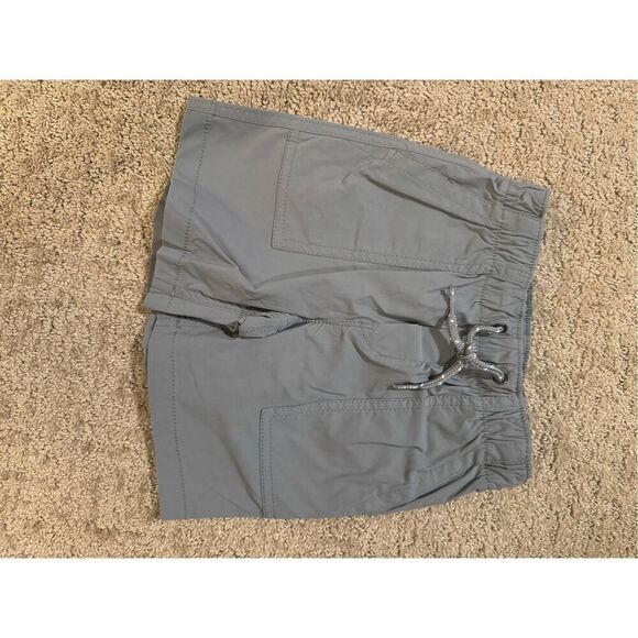 Gap boys 3T hybrid shorts with QuickDry in cool grey. New without tags - Picture 1 of 3